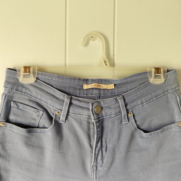 Levi's Midrise Light Blue Skinny Jeans - Picture 7 of 9